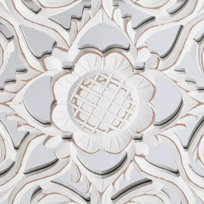 Specchio da parete quadrato da 24 pollici in legno intagliato con dettaglio a medaglione, bianco