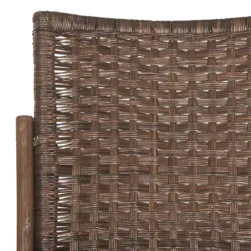 Sedia a dondolo in rattan con struttura laccata
