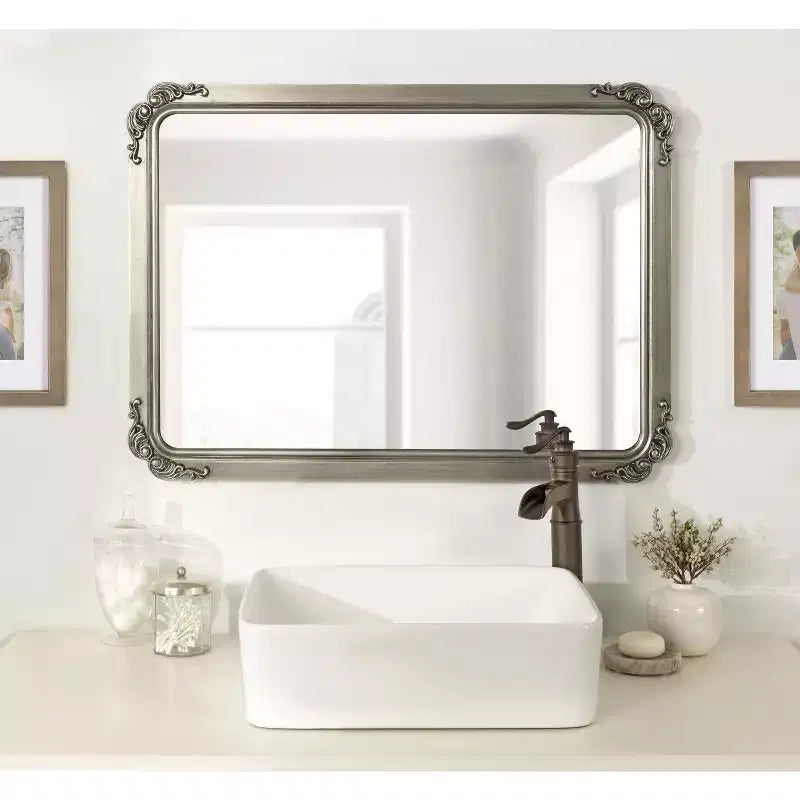 Specchio da parete rettangolare con cornice in stile barocco