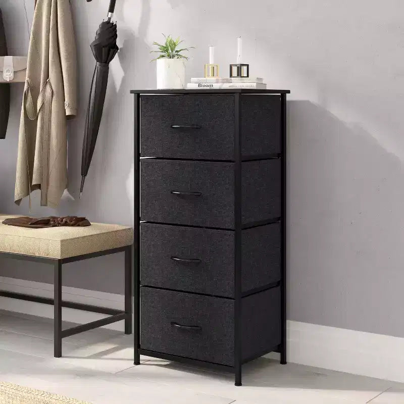 Comò contenitore a 4 cassetti con struttura in ghisa, piano in legno e cassetti in tessuto