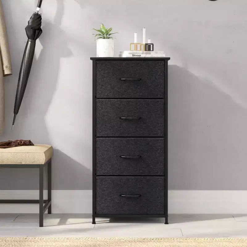 Comò contenitore a 4 cassetti con struttura in ghisa, piano in legno e cassetti in tessuto