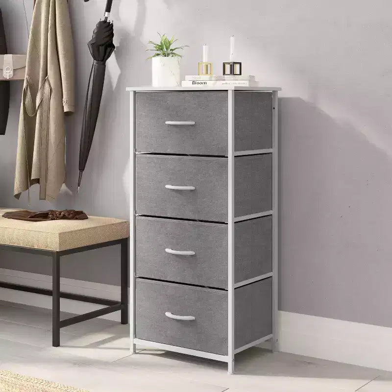 Comò contenitore a 4 cassetti con struttura in ghisa, piano in legno e cassetti in tessuto