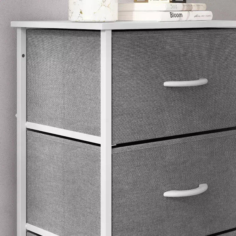 Comò contenitore a 4 cassetti con struttura in ghisa, piano in legno e cassetti in tessuto