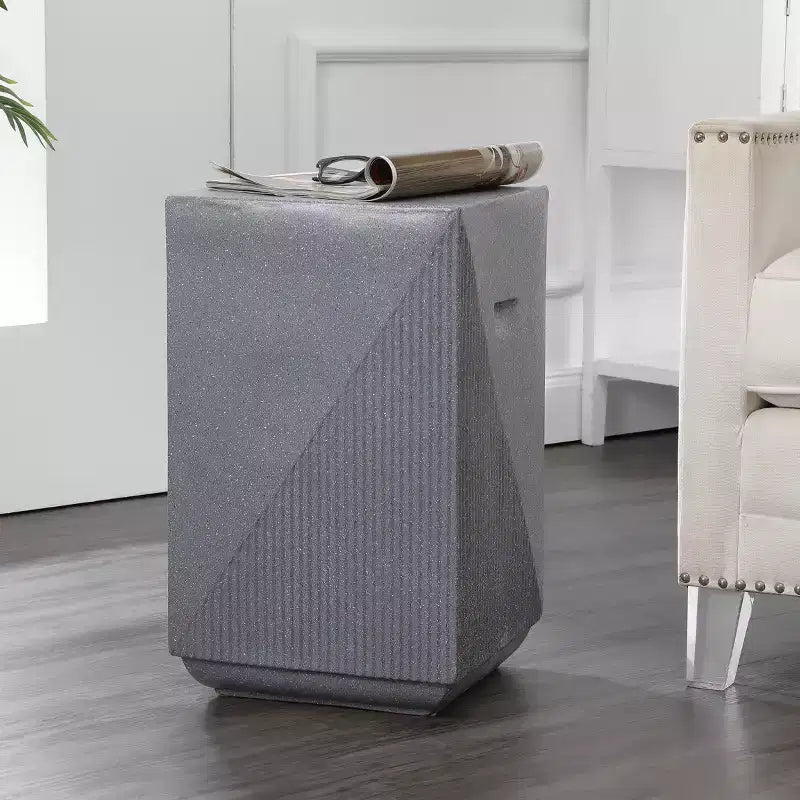Tavolino d'appoggio quadrato da 20,75" per interni/esterni con finitura in terrazzo