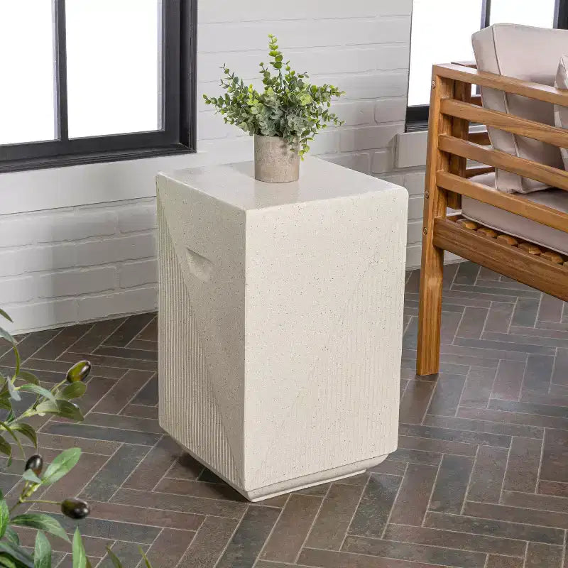 Tavolino d'appoggio quadrato da 20,75" per interni/esterni con finitura in terrazzo