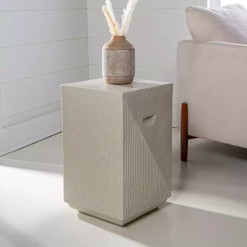 Tavolino d'appoggio quadrato da 20,75" per interni/esterni con finitura in terrazzo