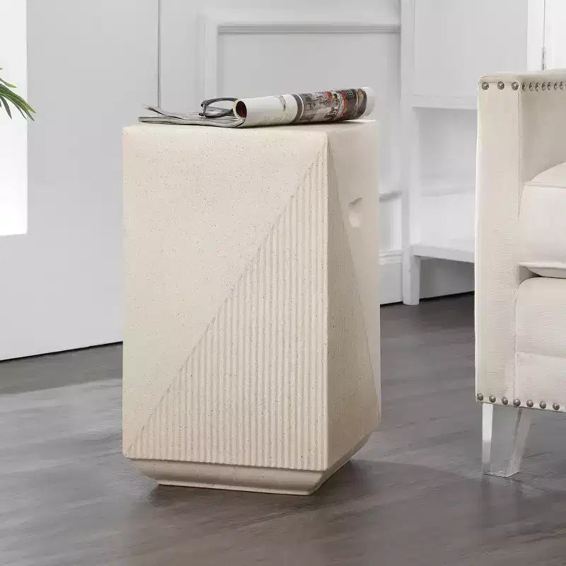 Tavolino d'appoggio quadrato da 20,75" per interni/esterni con finitura in terrazzo