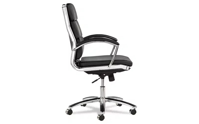 Sedia da ufficio con profilo sottile per la zona lombare, ecopelle, sedile/schienale nero, base cromata
