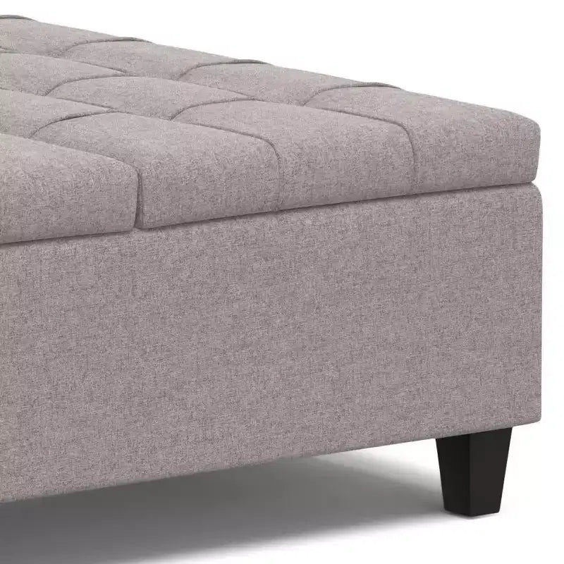 Pouf-contenitore da salotto grande e quadrato