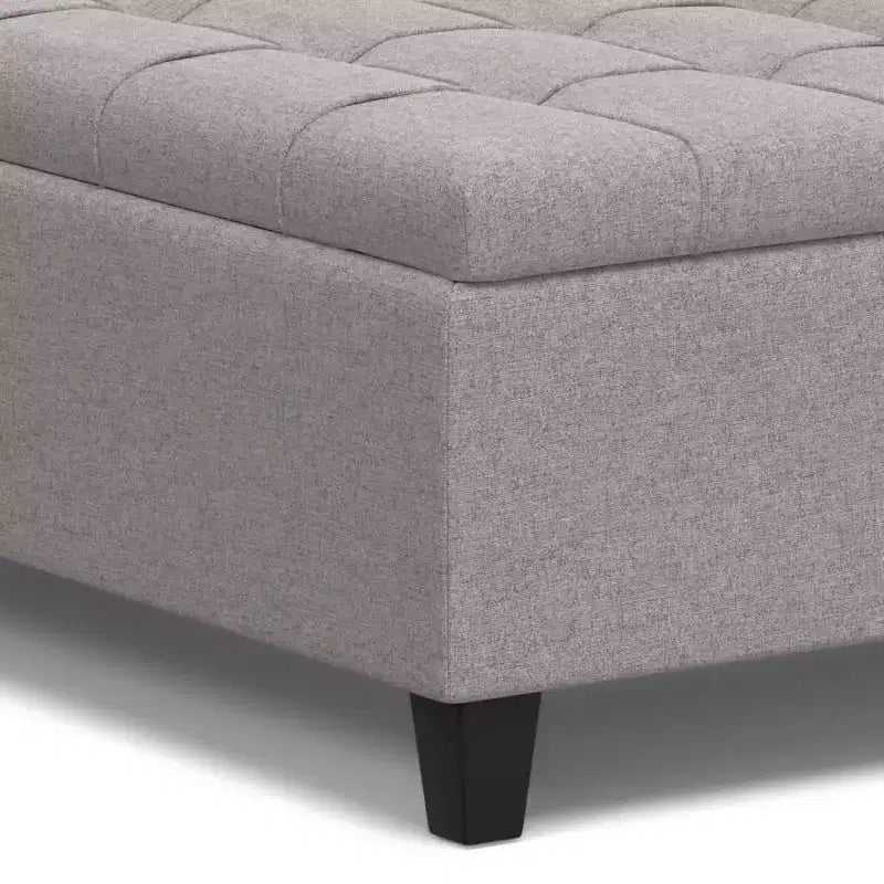 Pouf-contenitore da salotto grande e quadrato